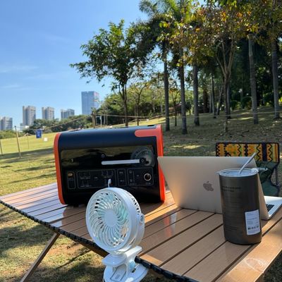 Nominale capaciteit 2048wh Power Station voor camping en thuis Draagbaar en duurzaam