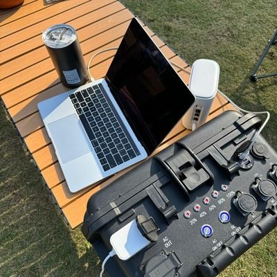 6 tot 7 uur oplaadtijd 4 kW Outdoor Mobile Power 50Hz 110V/220V LiFePO4 Noodstations