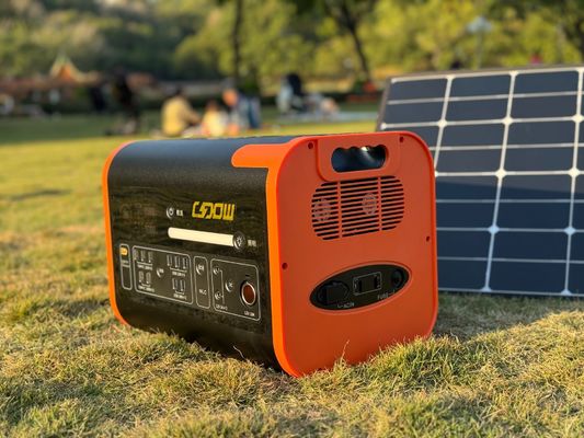 AT22 800W zonne-oplaadbare draagbare batterij opvouwbare zonne-energiecentrale voor camping energieopslag