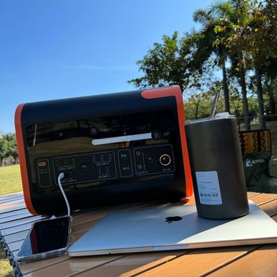 Multifunctionele mobiele voedingsbron 600W 2200W Solar Outdoor Indoor Portable Power Station