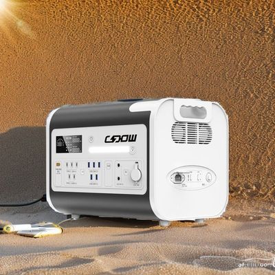 Draagbare zonne-energiegenerator met een piekvermogen van 4400 W met draadloze laadtechnologie van 15 W