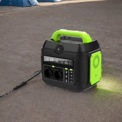 Draagbare mobiele energieopslagcentrale met 600 W aan boord voor het opladen van drones met zonne-energie