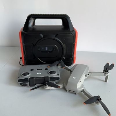 Herbruikbare draagbare generator van 300 W met grote capaciteit voor buitenkamperen en opladen van drones