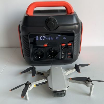 Buiten draagbare 600W zonne-energiecentrale met ons AC-aansluiting en aanpasbare kleur