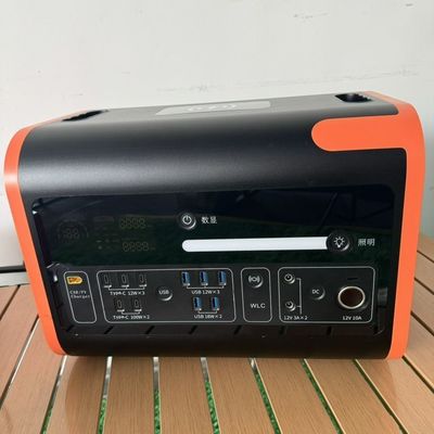 300W Camping LED-verlichting Mobiele energie zonne-generator Draagbare AT22 noodstation