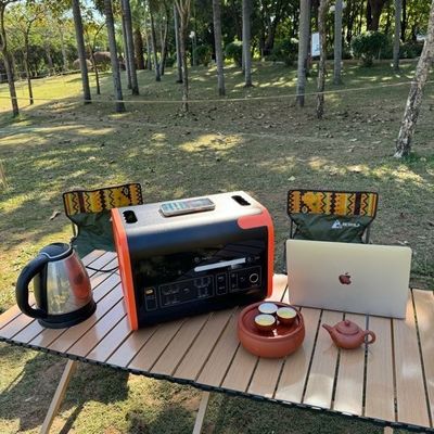 300W Camping LED-verlichting Mobiele energie zonne-generator Draagbare AT22 noodstation