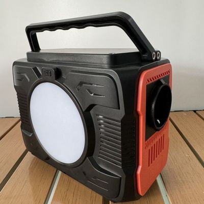 Draagbare zonne-energiecentrale 200W met LED-licht AC-uitgangsvermogen 5V-20V/2A Adapter-invoer