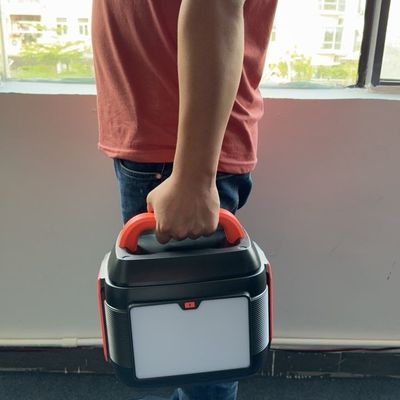 Buitenaardse mobiele elektriciteitscentrale met 600W zonnepanelen opladen en sinusvormige golfopbrengst