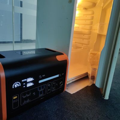 110V/220V mobiele AC/DC oplaadbare 2200W draagbare elektriciteitscentrale AT22 Kleur Oranje Zwart