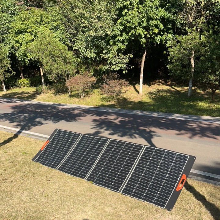 220,8% omzettingsefficiëntie en opvouwbare 200W zonnepanelen voor buitentochten met camper