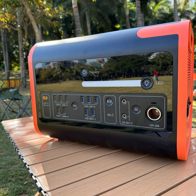 Type-C-uitgang 220V 2200W Puur sinusgolf draagbare elektriciteitscentrale voor buitenafstand