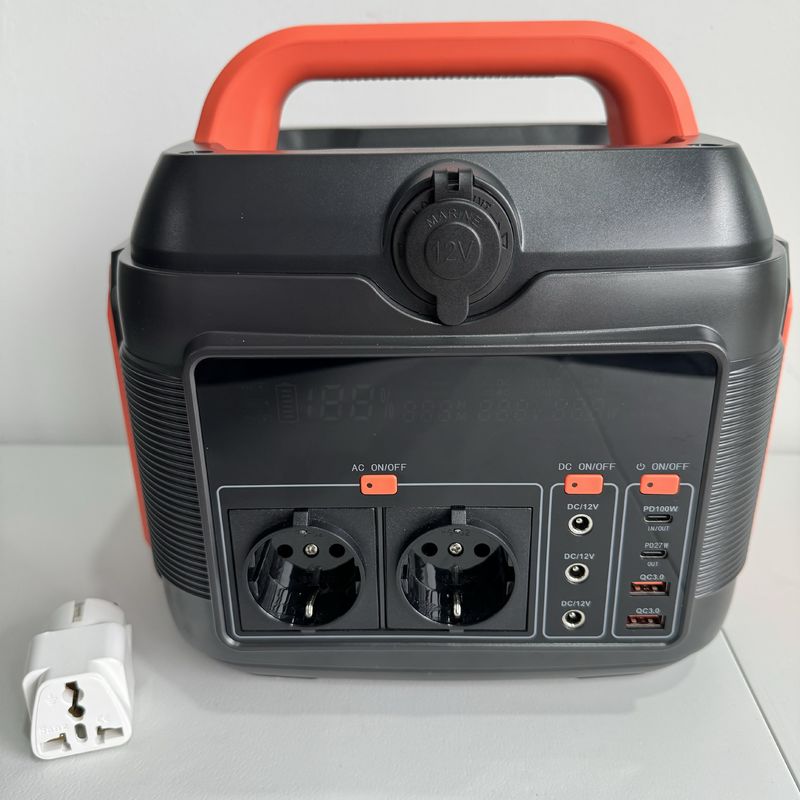 600W AC-DC mobiele noodgeval thuis Buiten draagbare elektriciteitscentrale Zwarte zonne-energie generator