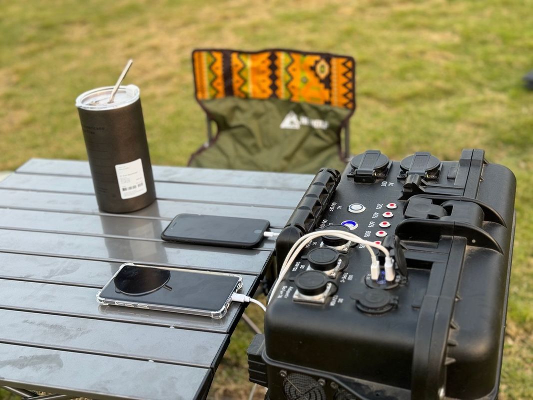 8000W piekvermogen Outdoor Draagbare 220V UPS Power Station met AC Pure Sinus Wave Output