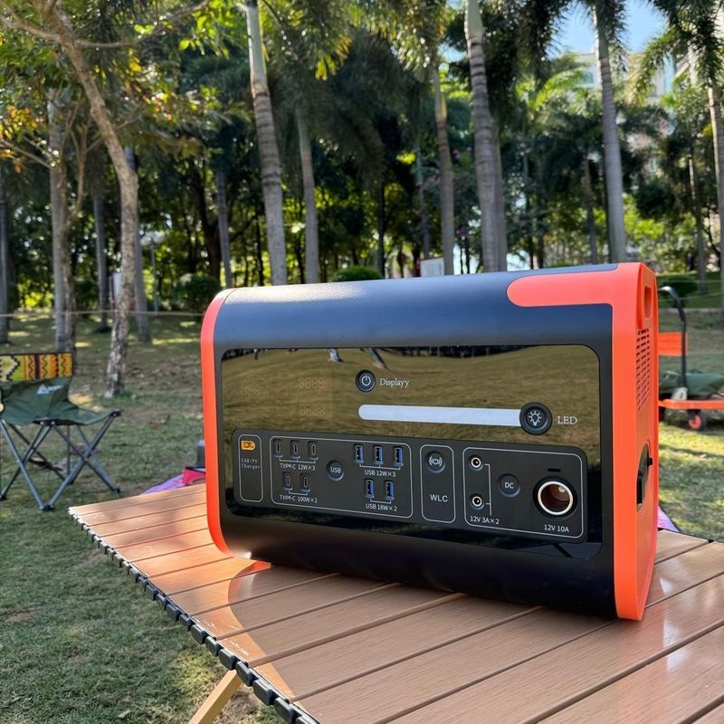 AC/DC/Type-C/PV Charging 2200W mobiele zonne-energie generator met draadloos laden draagbaar