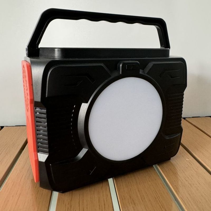Draagbare elektriciteitscentrale met 200 W-lithiumbatterie voor draadloos en buitenopladen met zonne-energie