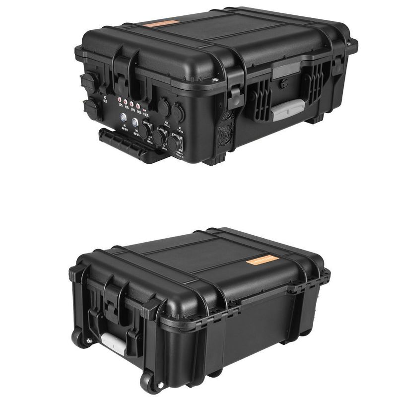 Buitenreizen Zonne-energiecentrale Zwart Aanpasbaar Pure Sinus Wave Inverter USB opladen